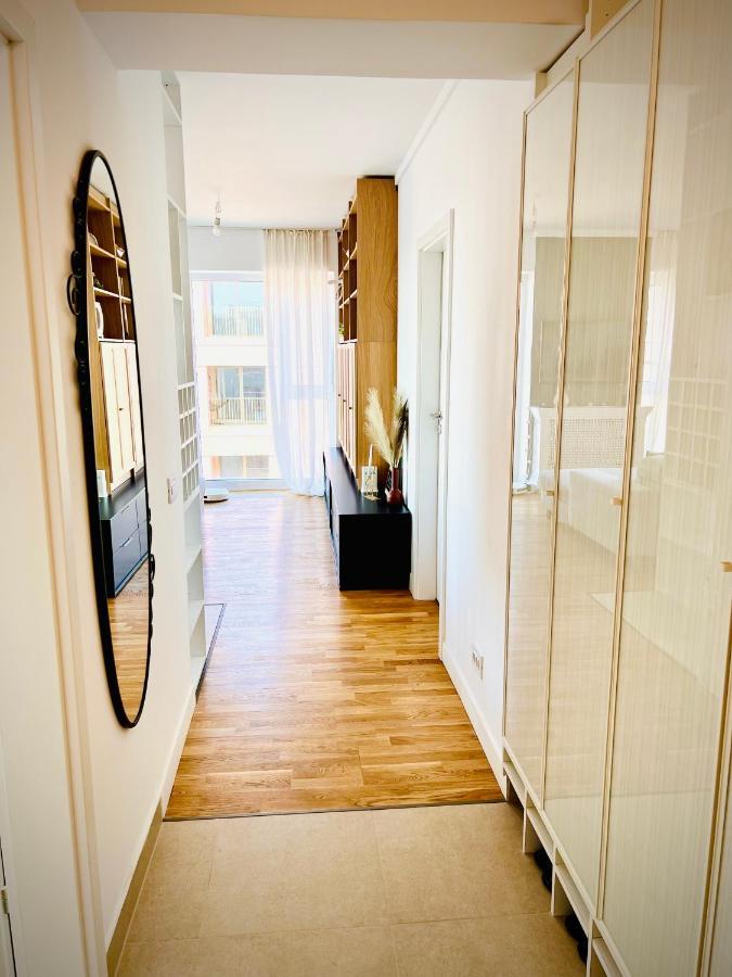 Exquisite - Two Bedroom Apartment Бухарест Экстерьер фото